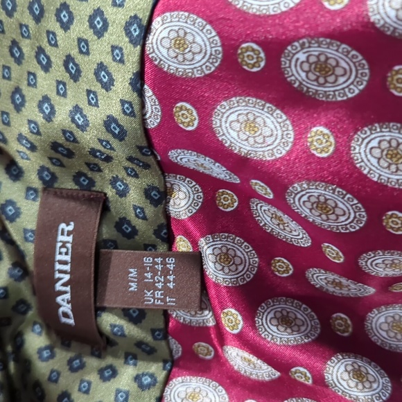 Red leather jacket. - Picture 6 of 8